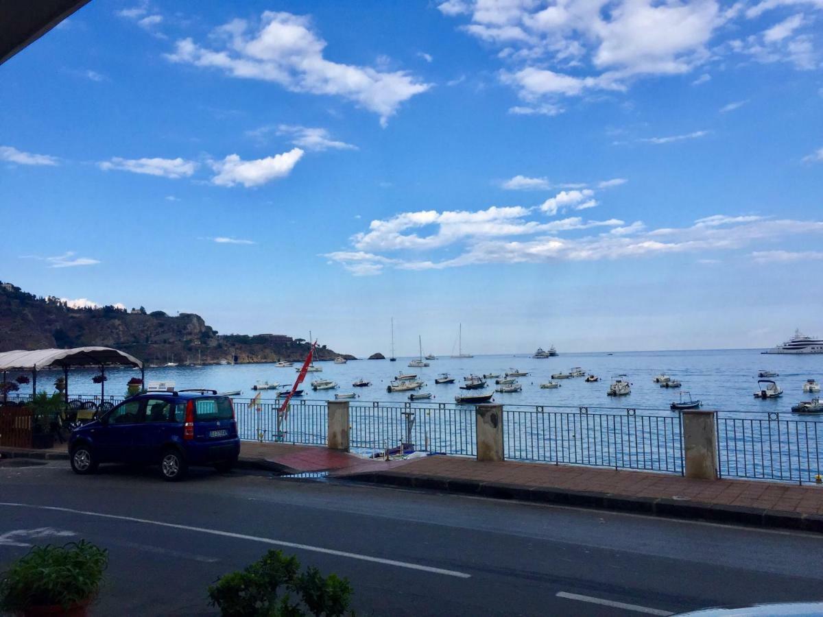 Taormina Holidays จีอาร์ดีนี นักซอส ภายนอก รูปภาพ
