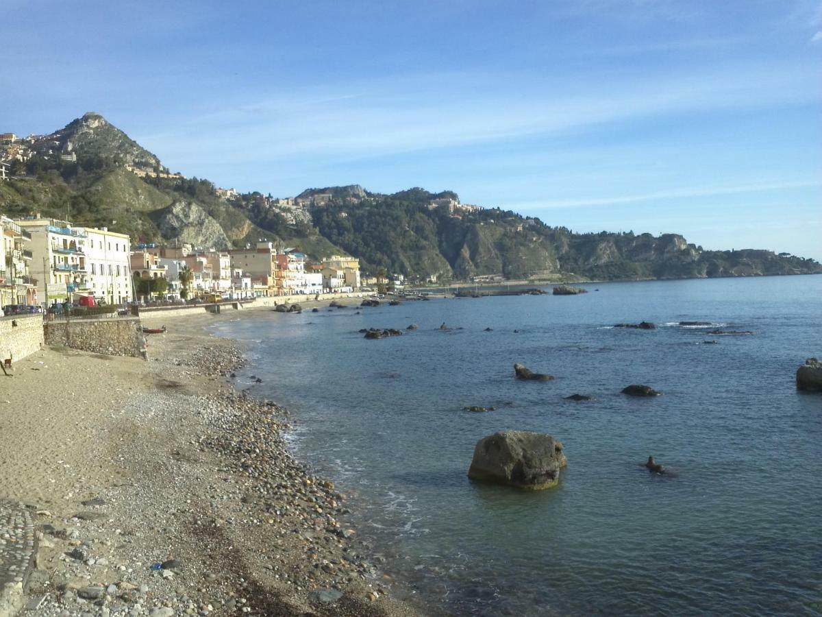 Taormina Holidays จีอาร์ดีนี นักซอส ภายนอก รูปภาพ